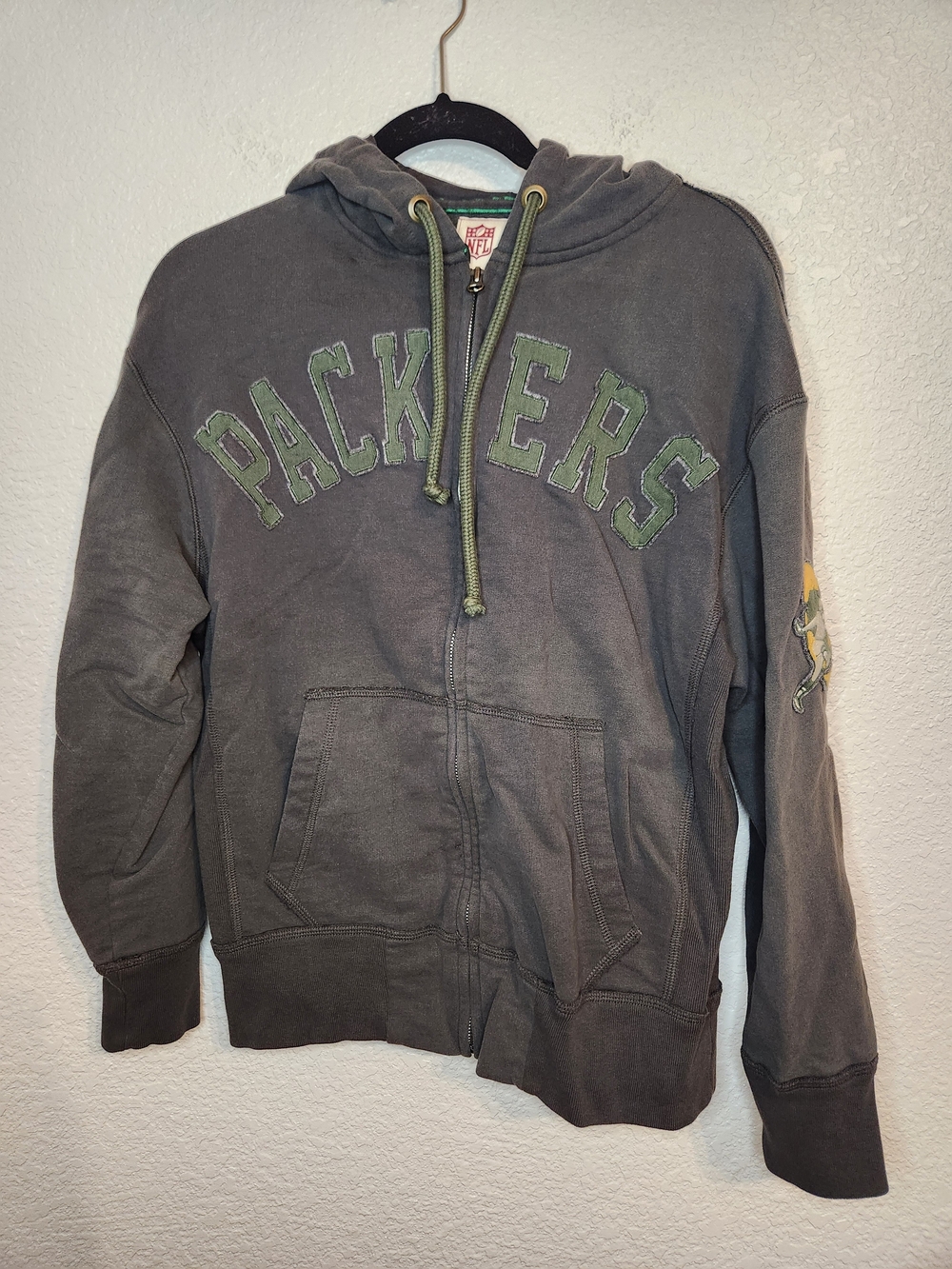 Packers Gray Zip-Up Hoodie with Green Lettering S